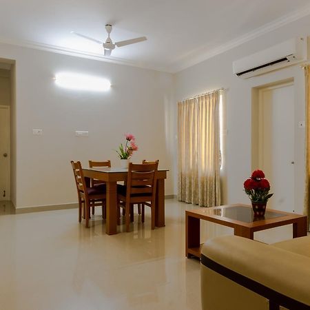 צ'נאי Fabhotel Rithikha Inn Manapakkam מראה חיצוני תמונה