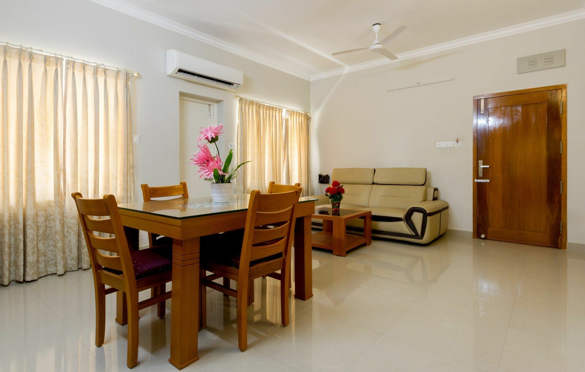 צ'נאי Fabhotel Rithikha Inn Manapakkam מראה חיצוני תמונה